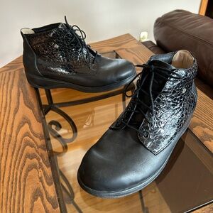 Finn Comfort Flachau lace up ankle boots
